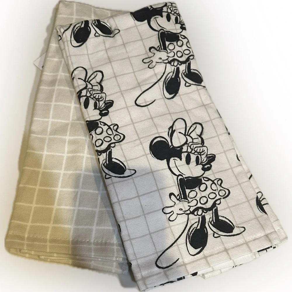 DISNEY MINNIE MOUSE TEA KITCHEN HAND TOWELS DECOR SET OF 2 CARTOON COLLECTIBLE